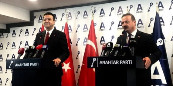 Anahtar Parti Genel Başkanı Yavuz Ağıralioğlu, Saadet Partisi Genel Başkanı Mahmut Arıkan'ı ağırladı