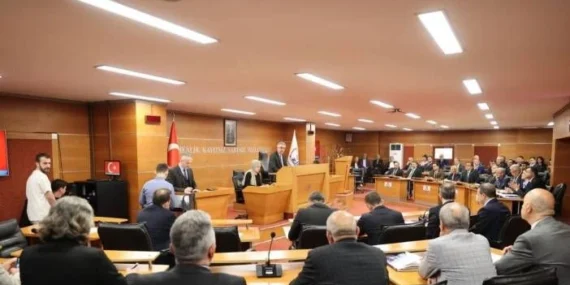 CHP’li Bayrampaşa Belediye Meclis Üyesi Salman, Bağımsızlığına Oy Verdi