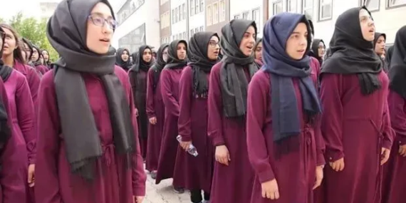 Milli Eğitim Bakanı’nın Kızı Özel Kolejde Eğitim Görüyor