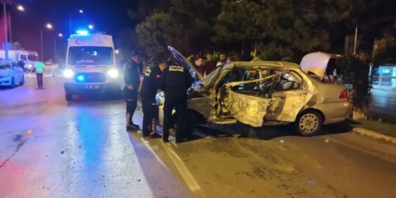 İstanbul Yolu’nda Trafik Kazası: Genç Sürücü Yaralı